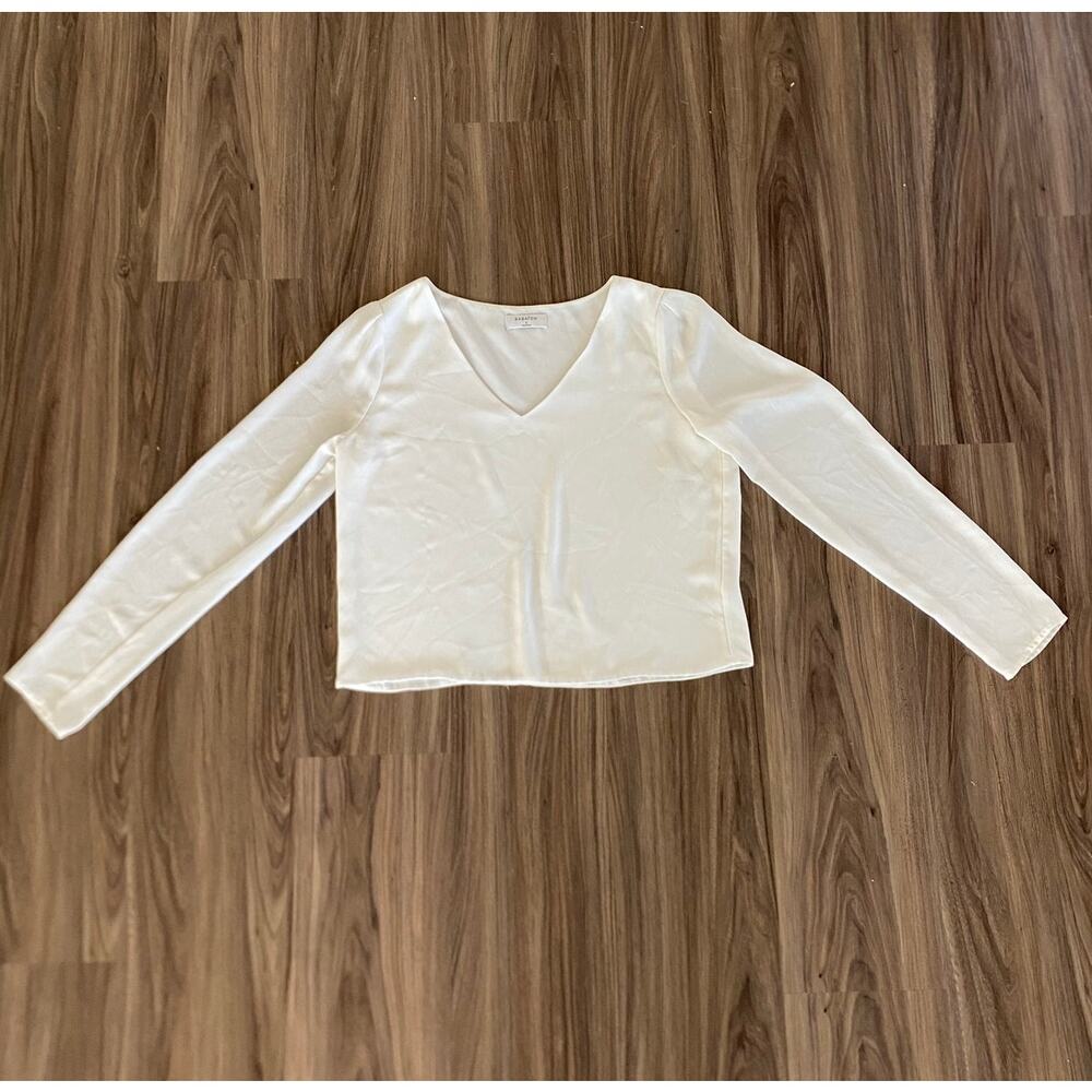 Aritzia Babaton White Long Sleeve V-Neck Blouse (Size S) Minimalist Top